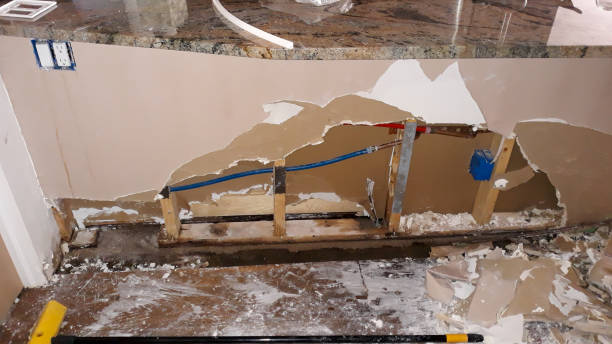 Water damage restoration process in CA